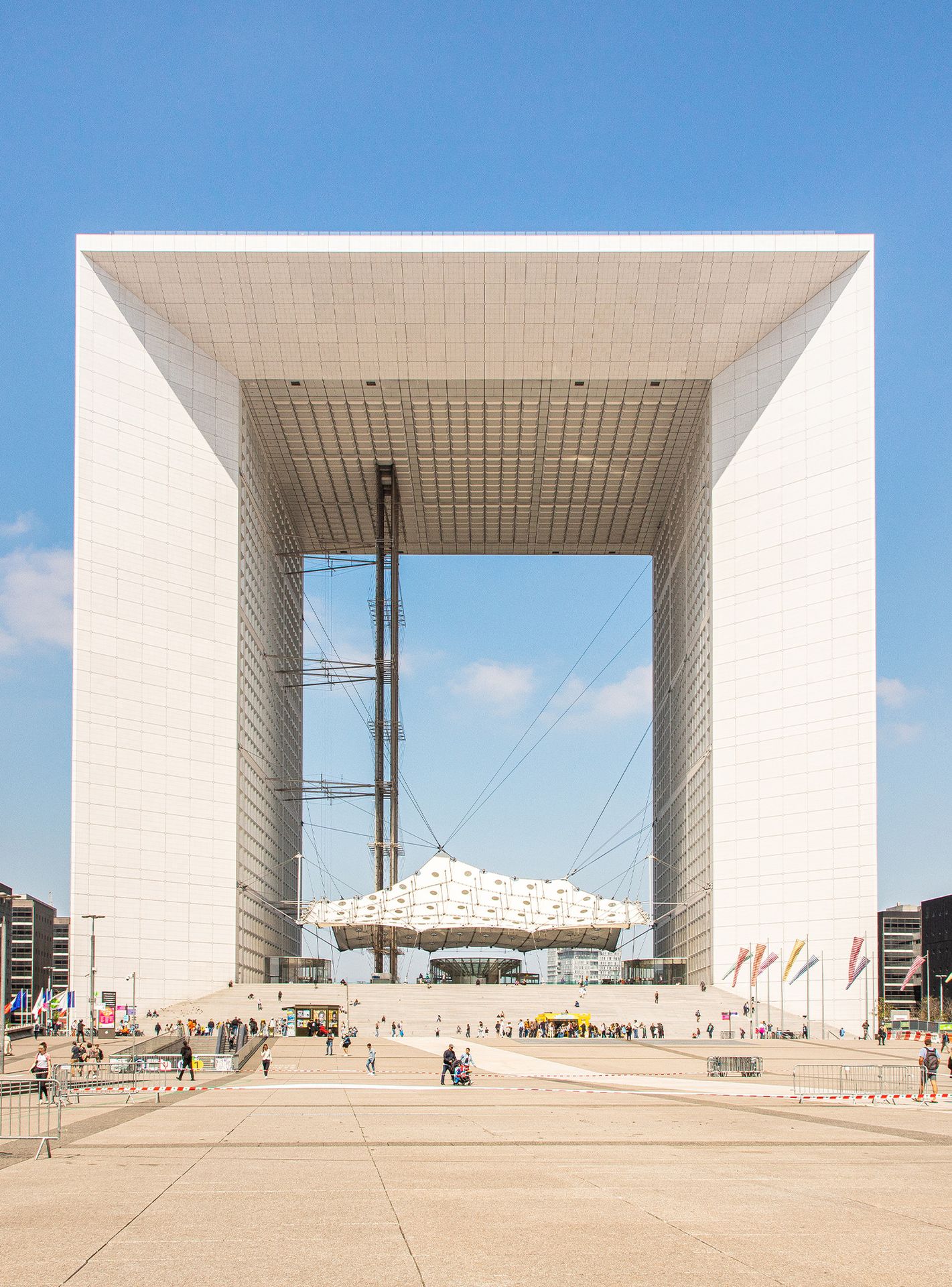 Yota Fonts - custom - Grande Arche